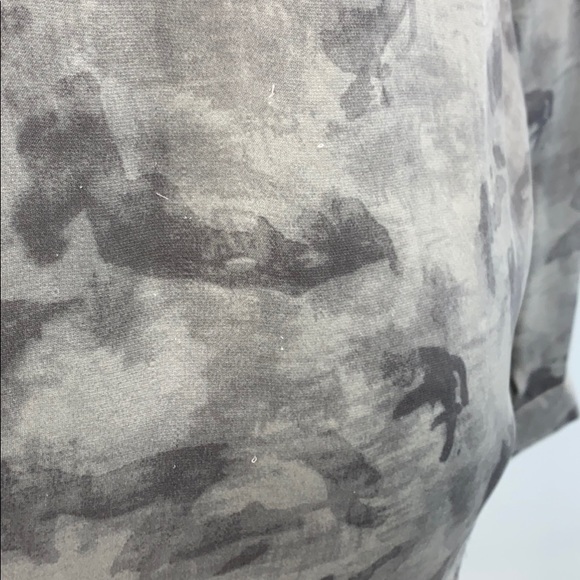 ARITZIA Babaton Button Down Blouse Size Small - Picture 10 of 11